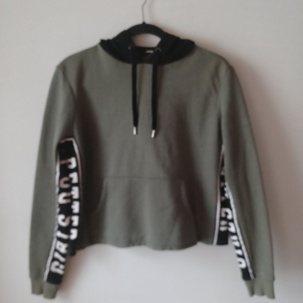 Jennyfer womens medium "Girls do it Better" cropped hoodie
